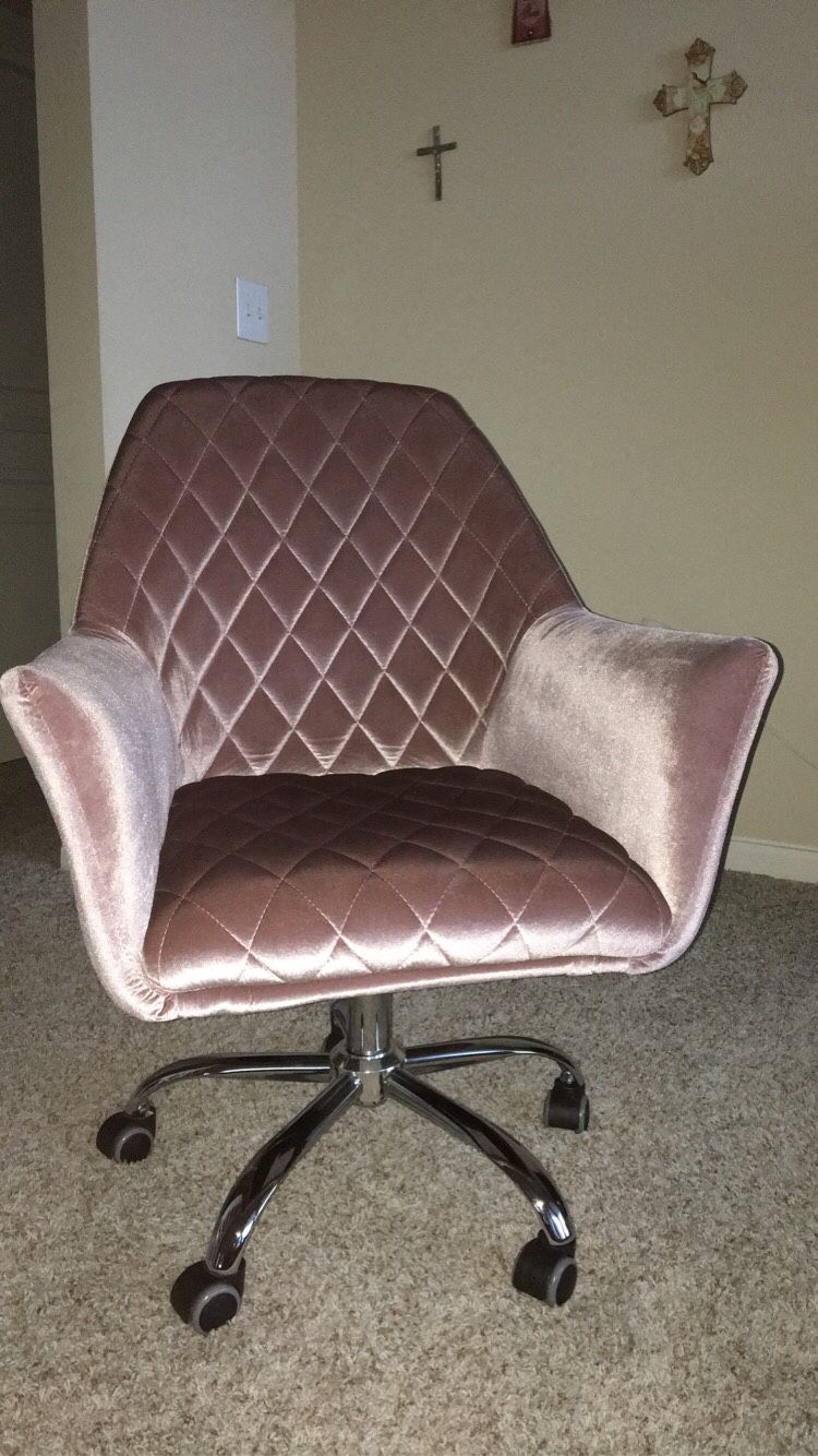 Beautiful Rose Gold/Blush Office Chair