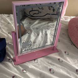 Hello Kitty Mirror 🌸