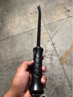 New snap on 18” striking pry bar