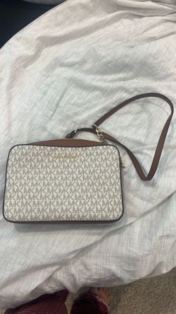MK CROSS BODY BAG