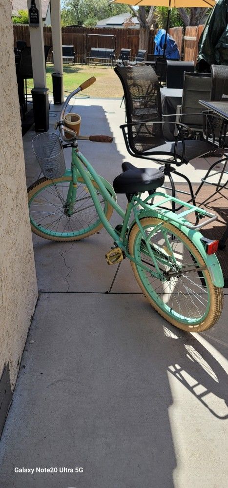 Women 26" Bikes All In New Condition 80 Each Lowballers Will Be Ignored Dont Miss Out
