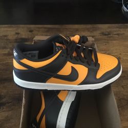 Kid’s Nike Dunk Low size 5.5Y/7W