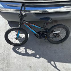 Pre-Owned Kids Bike Hotrock specialized $45