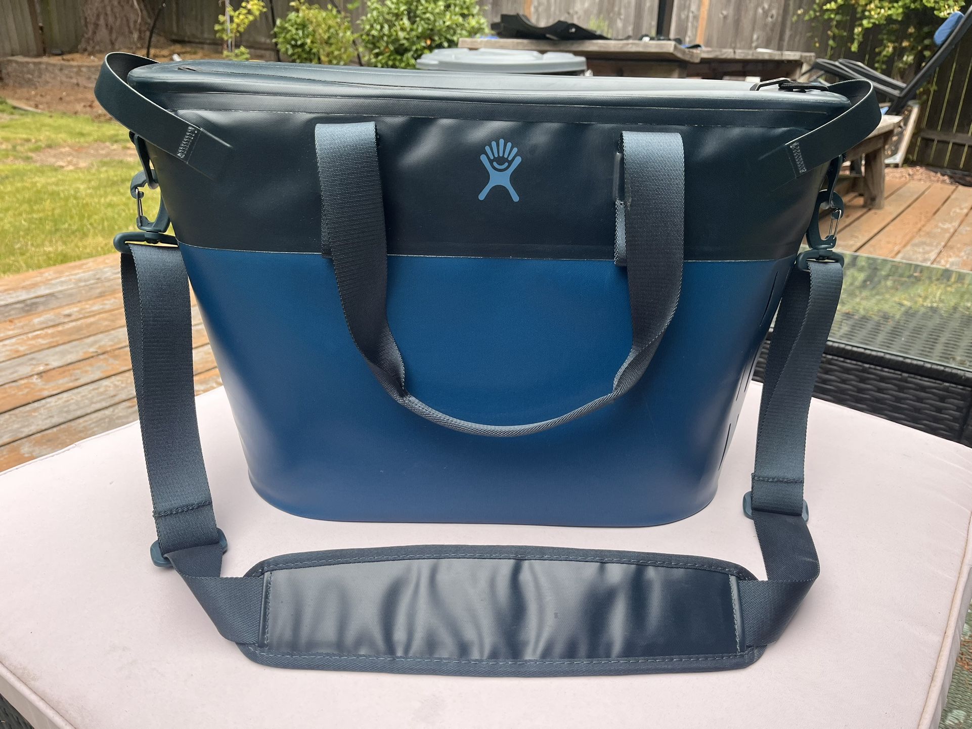 Hydroflask 26L Day Escape Cooler Tote