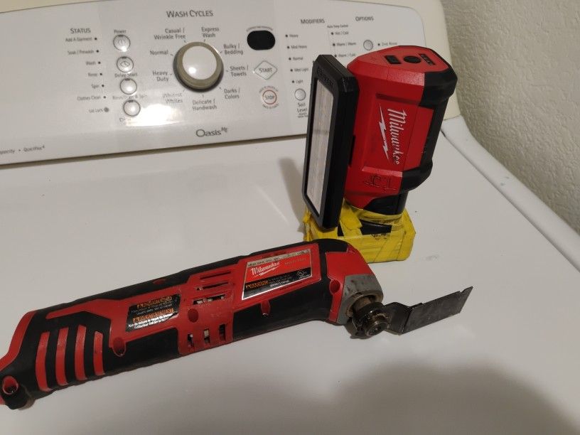Milwaukee Service And Repair Flood Light And Multi Tool