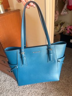 Michael Kors Voyager Large Saffiano Leather Tote