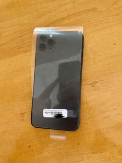 iPhone 11 pro max space grey 512gb unlocked plastic still on it(open to offers I’ll even lower the price if you include other things like older iPh