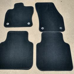 Volkswagen Tiguan Floor Mats   2019 2022