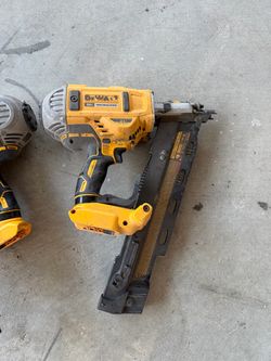 De Walt nail guns