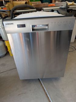 Samsung Stainless Steel Dishwasher – Like New