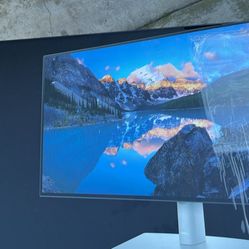 Dell Ultrasharp 27” monitor model U2722DE