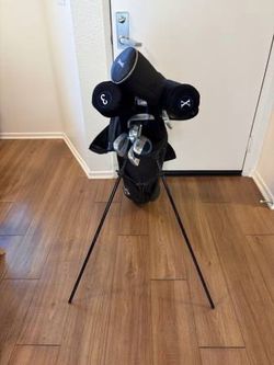 MEN'S COMPLETE RIGHT HANDED GOLF CLUBS - SET - VERY GOOD CONDITION!