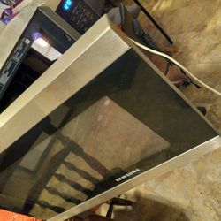 Electric Microwave Samsung  24X17 Very Good  Work Perfect 