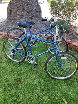 1980s pair Of Vintage Huffy Savannah Mountain Bikes / bicycles