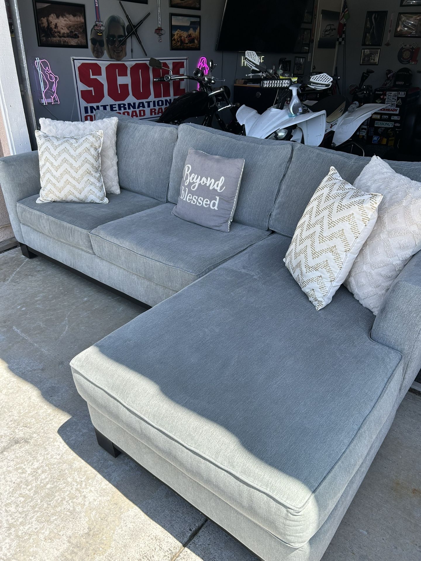 perfect shape gray sectional couch !!