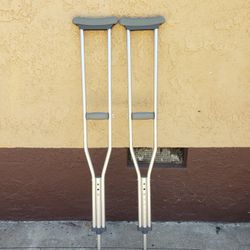 Adult Crutches 