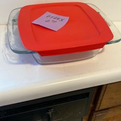Pyrex dish with lid