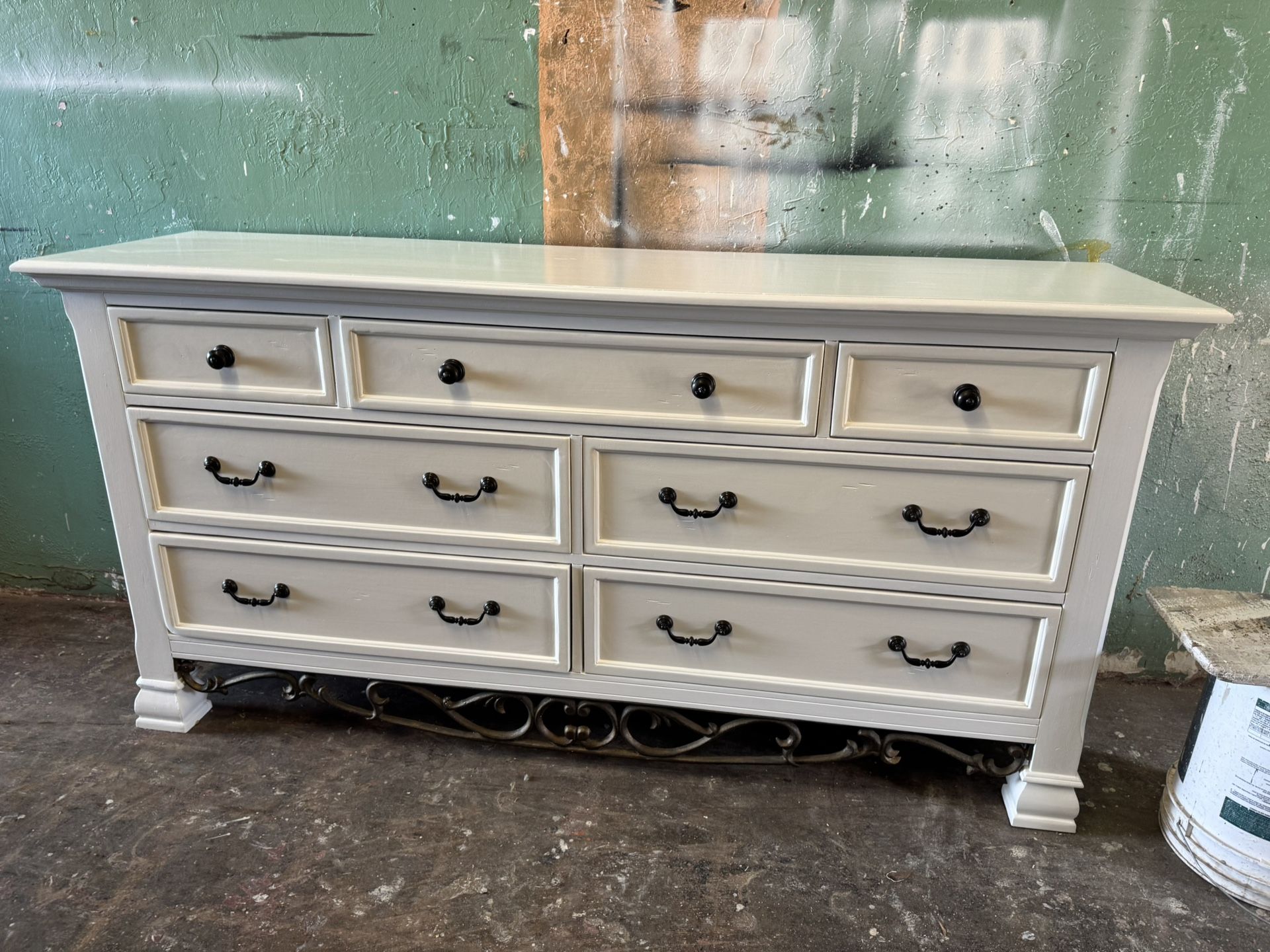 Magnificent Long 7 Drawer Dresser