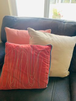 Decorative accent pillows - soft and comfortable