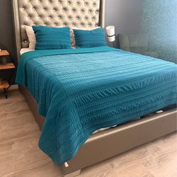 Queen Luxury Bed Set – Adjustable Base w/ Remote + Upholstered Frame + Mattress