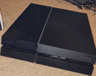 PlayStation 4 w/one controller and call of duty game