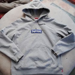 Supreme Hooded Sweatshirt