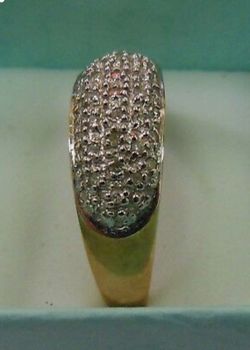 10K Yellow Gold and Diamond Women Ring Size 9 , 4.1 grams Over 35 small Diamonds