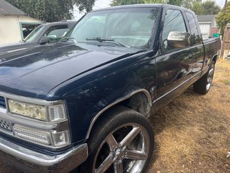 Chevy C/K Extended Cab Pickup Truck