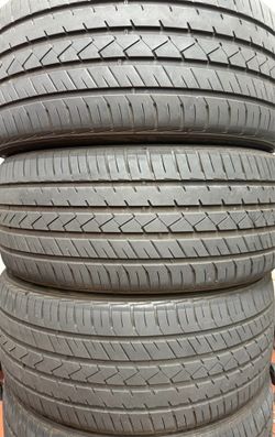 Set of 4 Lionhart tires 275/40/22 80%
