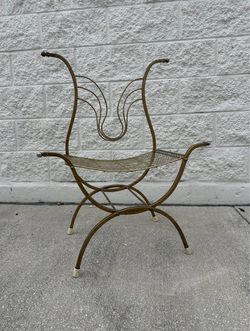 Vanity chair