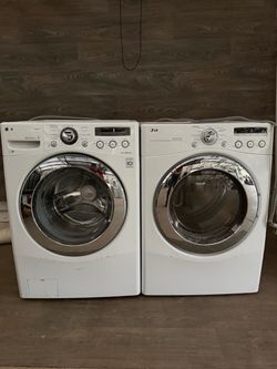 LG washer and dryer laundry set