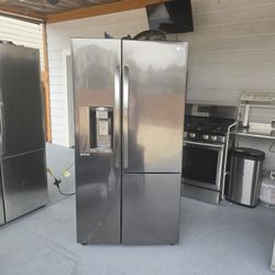 Refrigerator Lg In Good Condition Free Delivery And Installation Included 