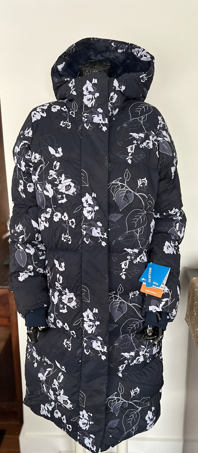 Columbia Navy Women's Boundless Days Long Down Floral Long Parka Jacket Size: Sm