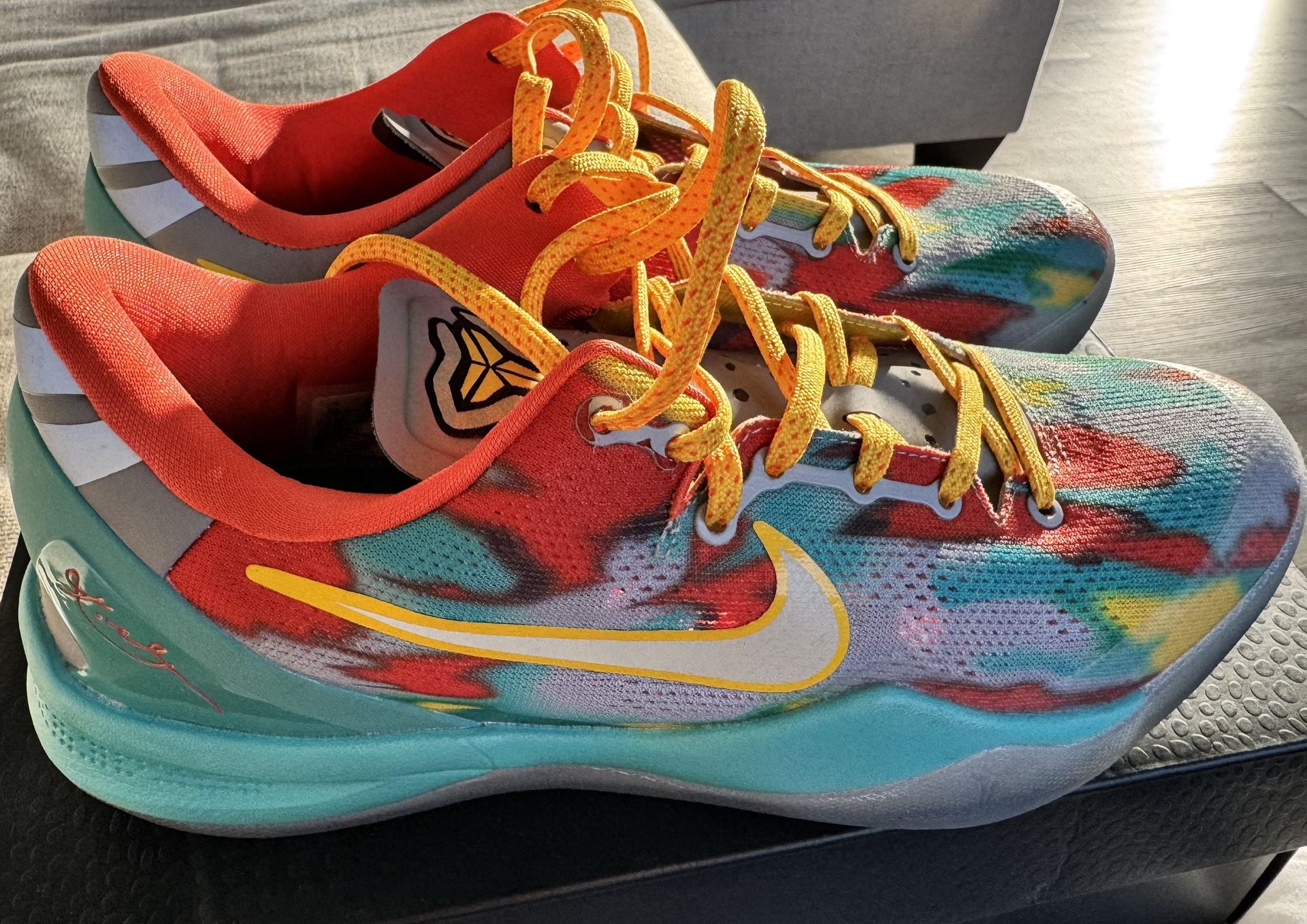 Kobe 8 Venice Style. Size 10 In Excellent Condition