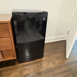 RCA Mini Fridge