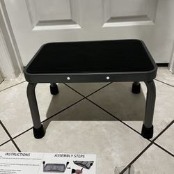 New Step Stool Hold Up To 350 Lbs
