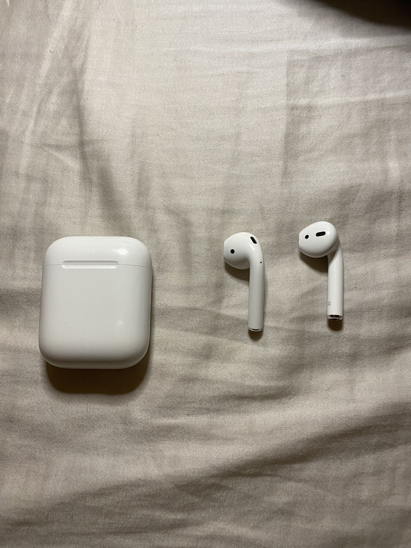 Selling Apple AirPods (1st Gen)