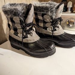 Natural Reflection Women's Winter Thinsulate Faux Fur Top Lining Black And White Plaid (Still Available)