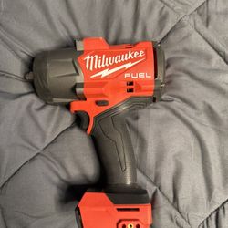 Milwaukee M18 Fuel 1/2 HIGH Torque Impact Wrench