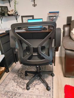 Brand new I office chair. Has back support.