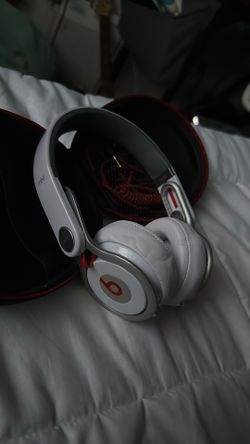 Beats Mixr White