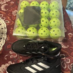 Women’s Softball Cleats 