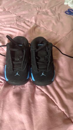Unc Black 14s size 4.5c