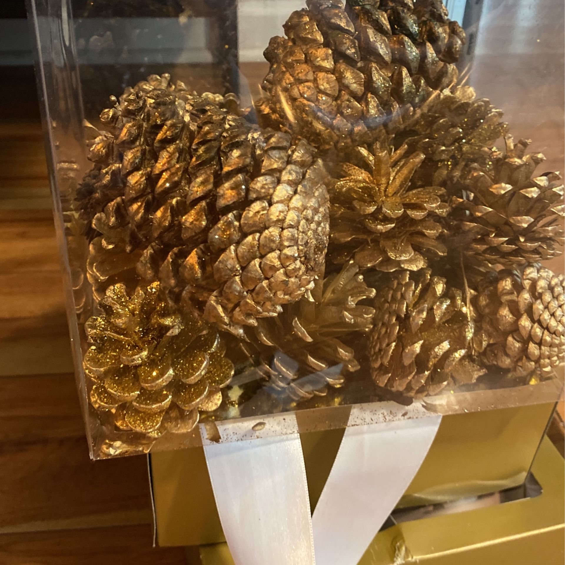Roughly 20 Glitter Gold Pinecones