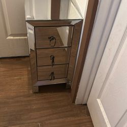 mirror dresser