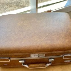 Vintage American Tourist Suitcase