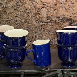 Set Of 8 Blue Coffee Cups W/creamer