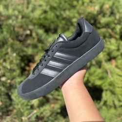 adidas court triple black
