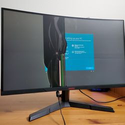 27" Curved Monitor (Broken Cracked Screen) 