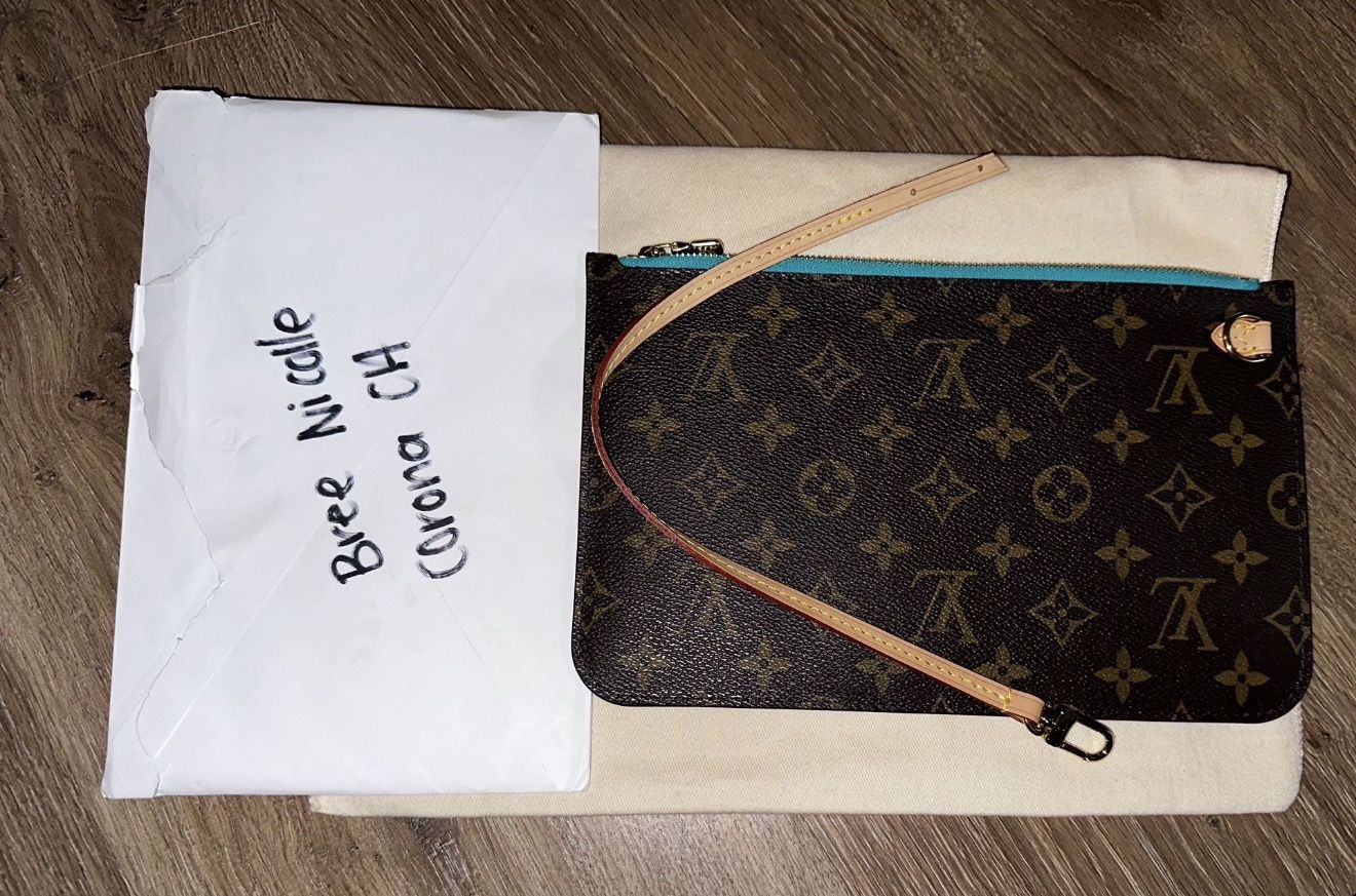 Brand New Authentic Neverfull Pouch In turquoise